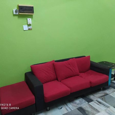 Homestay D' Tengah Bandar Kuala Rompin Esterno foto